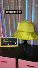 Load image into Gallery viewer, Green Chenile Star Print Reversible Bucket Hat
