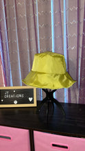 Load image into Gallery viewer, Green Chenile Star Print Reversible Bucket Hat
